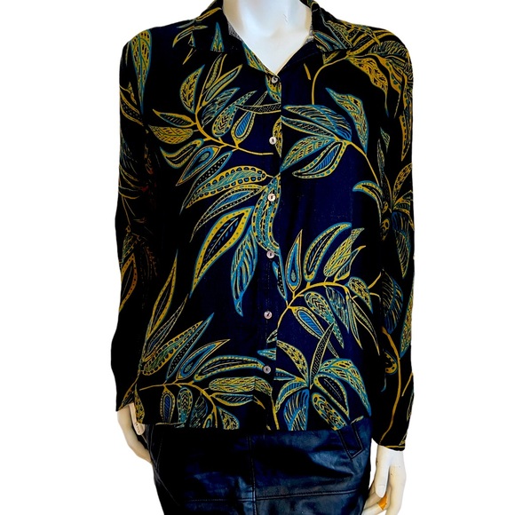 {Olivaceous}  Long Button-Up Black Floral Print Blouse Size M - Picture 1 of 10